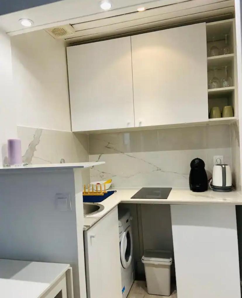 Appartement Moderne Quartier Saint Lazare Париж Екстериор снимка