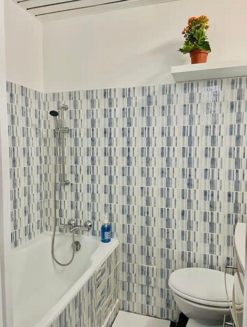 Appartement Moderne Quartier Saint Lazare Париж Екстериор снимка